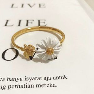 Kate Spade Daisy Bee Open Adjustable Bracelet